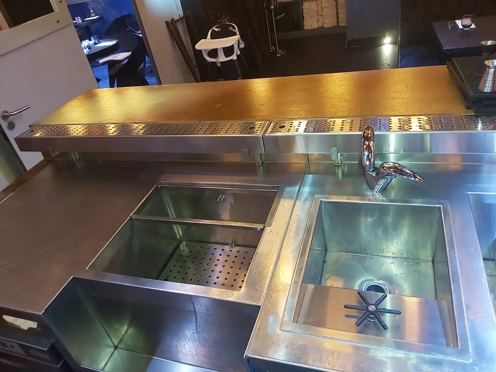 conception bar meuble inox